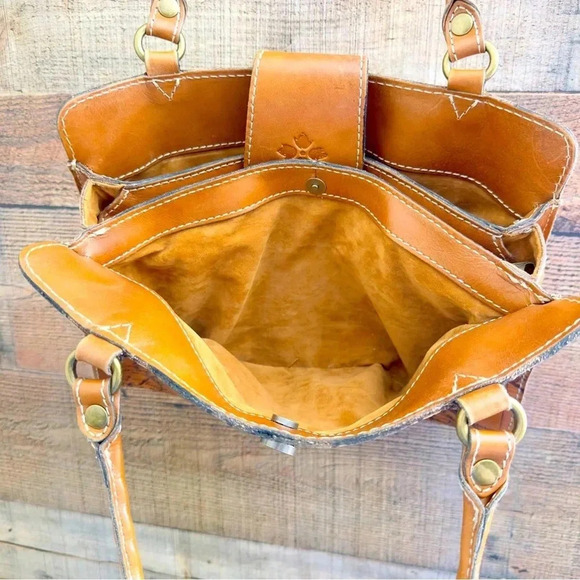 Patricia Nash Rienzo Signature Map Satchel - Picture 9 of 15